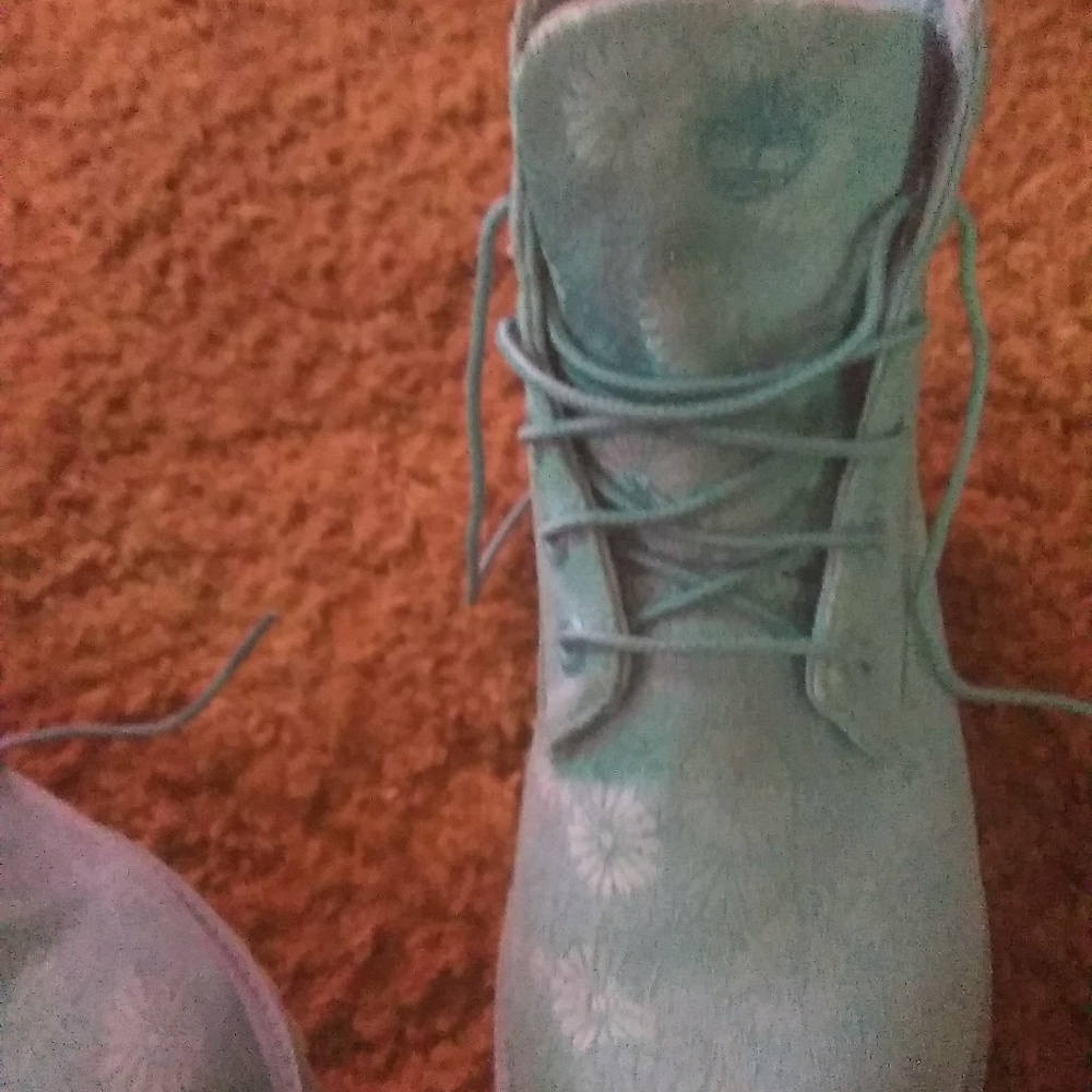 Shoes - Picture 7 of 8